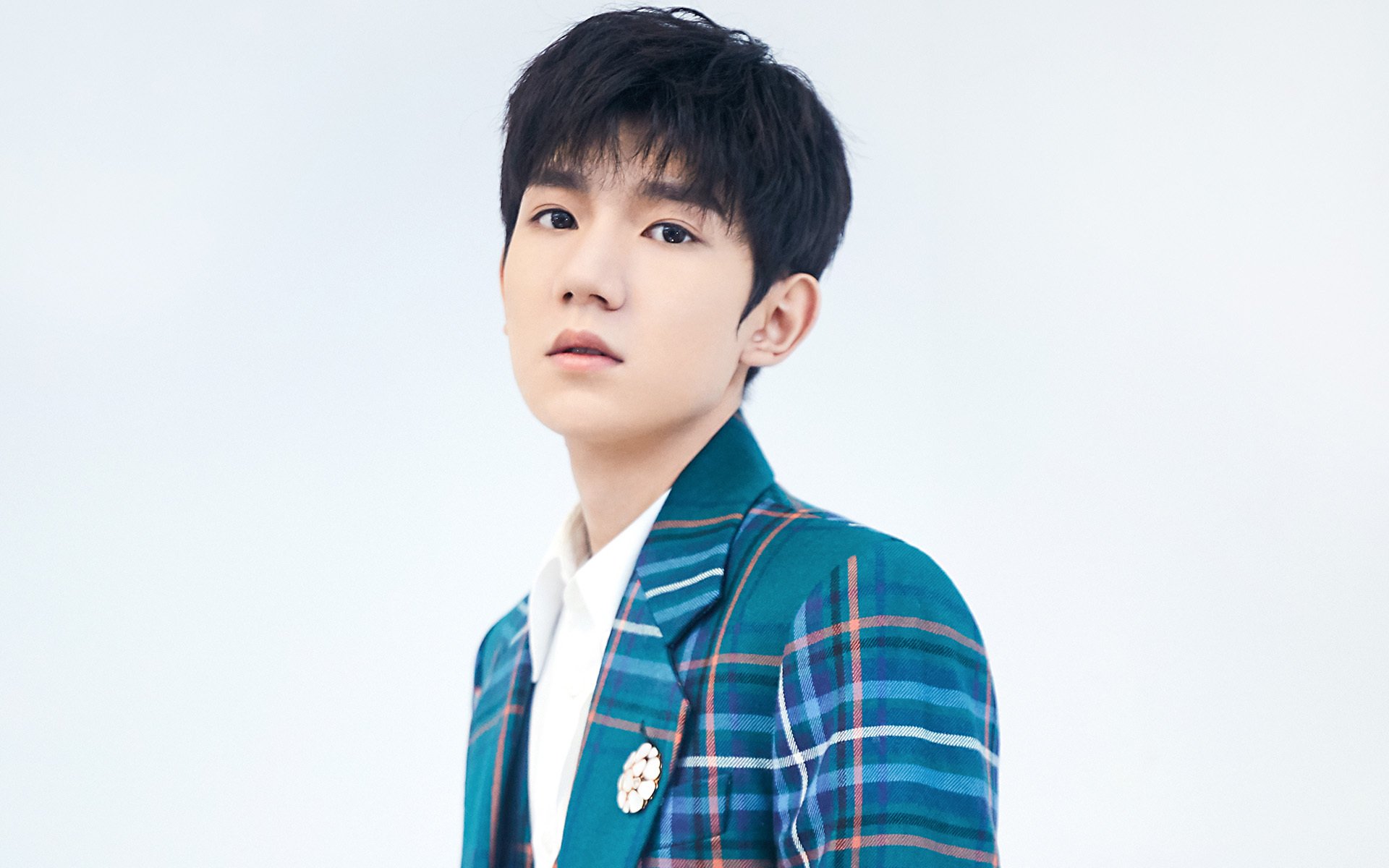 法国马术队在巴黎奥运会三项赛团体决赛中获得银牌,展现出色表现。