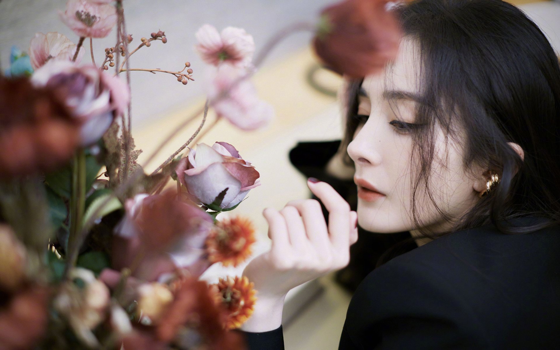 中国足球青训教练的培养路径，中国足球青训队员年龄是多少岁