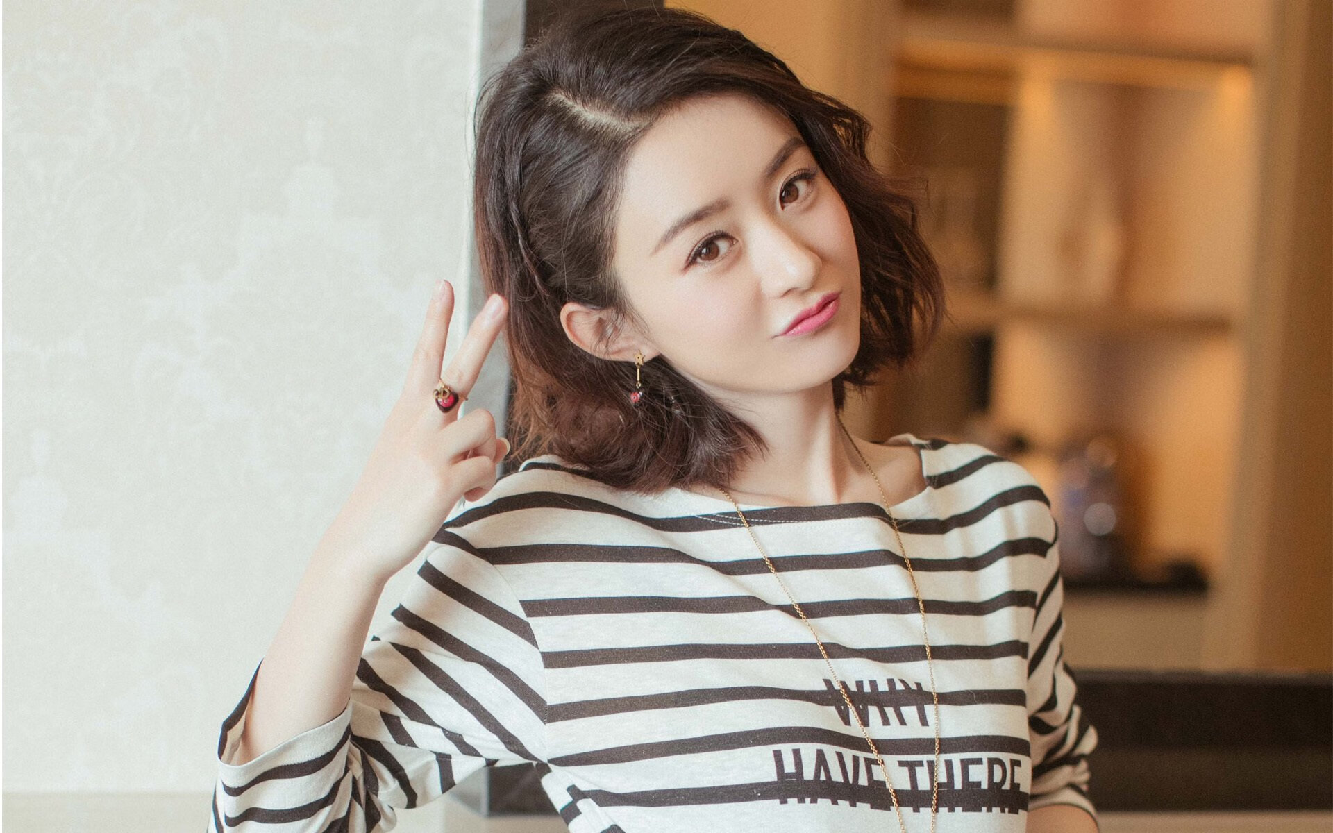 开云·体育官网-谢菲联遭遇回击，战略转变有待思考，谢菲联队