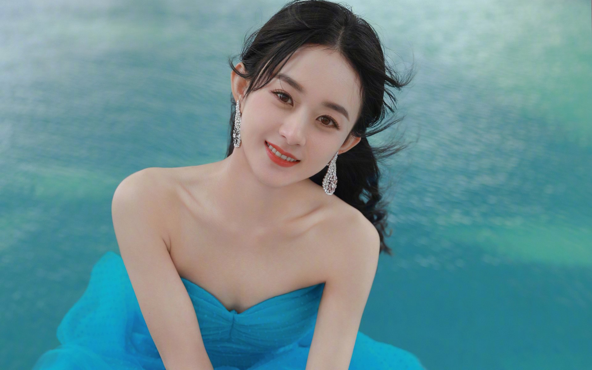 新训练课题着重传切配合提升阵地战进攻效率与思路,传切战术配合指的是